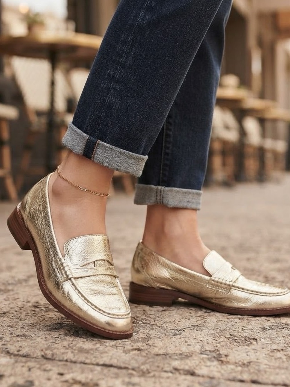 Dolce Vita Hilly Metallic Crinkle Leather Medallion Penny Loafers Gold Size 7
